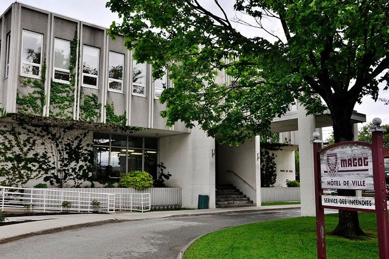 1.3 M $ : Magog réévalue les salaires des employés et cadres